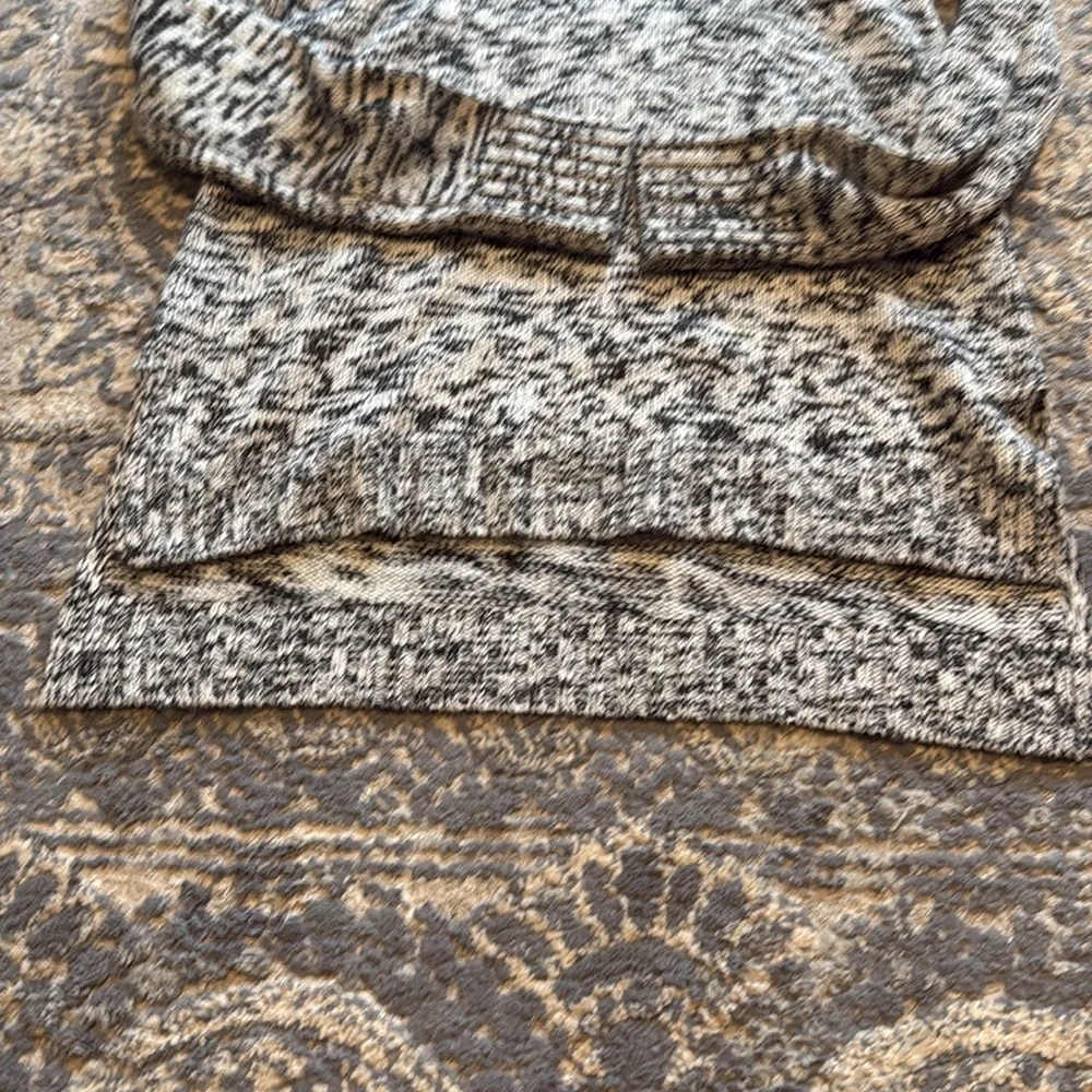 BCX Black and Gray Fringe Sweater Size Small